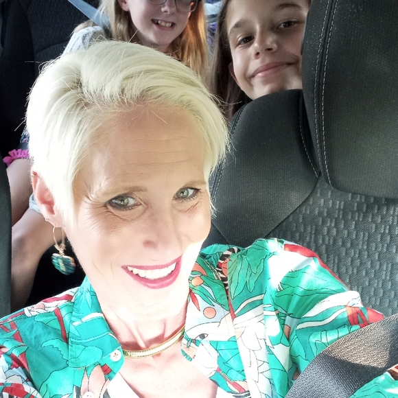 Meet your Posher, Beth - Picture 5 of 10